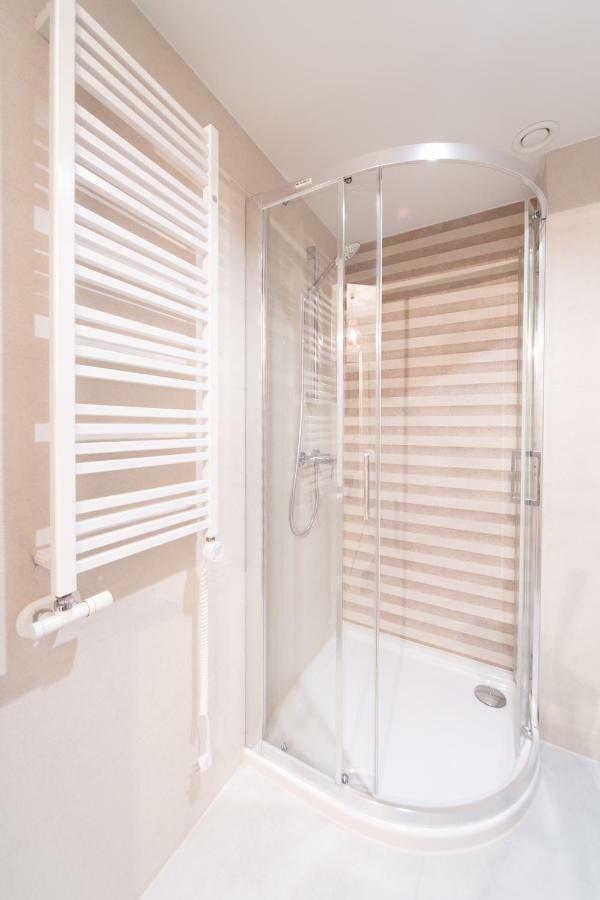 M6 Main Square Stylish One Bedroom Krakow Ngoại thất bức ảnh