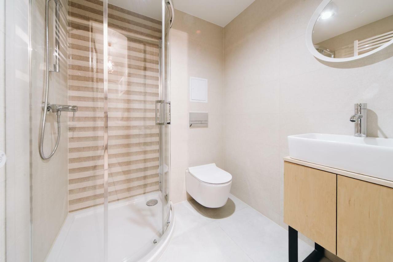 M6 Main Square Stylish One Bedroom Krakow Ngoại thất bức ảnh
